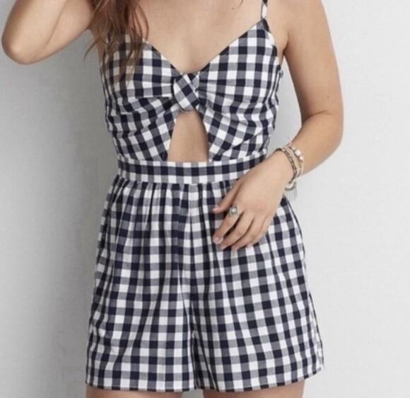 American Eagle Outfitters Pants - American Eagle Romper Size XXS Blue White Gingham Pockets Summer Cottage Preppy